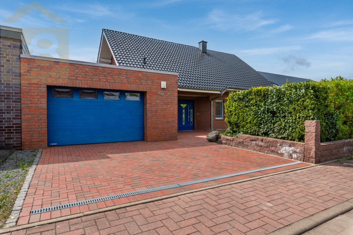 Hausansicht Garage