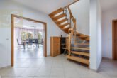 Treppenaufgang - Modernes Einfamilienhaus mit Sauna, Kaminofen und Garten in Kästorf! Meine Immobilie=Mein Partner!