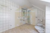 Badezimmer - 4-Zimmer-Dachgeschosswohnung in Gifhorn-Miagsiedlung! Meine Wohnung = Mein Makler!