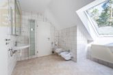 Badezimmer - 4-Zimmer-Dachgeschosswohnung in Gifhorn-Miagsiedlung! Meine Wohnung = Mein Makler!