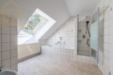 Badezimmer - 4-Zimmer-Dachgeschosswohnung in Gifhorn-Miagsiedlung! Meine Wohnung = Mein Makler!