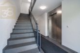 Treppenaufgang - Moderne 3-Zimmerwohnung mit Balkon & Carport in Schwülper! Meine Wohnung = Mein Partner!