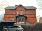Hausansicht - Sanierungsbedürftiges Mehrfamilienhaus mit 5 Wohneinheiten! Mein Haus = Mein Partner!