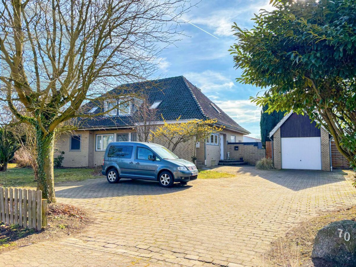 Hausansicht Einfahrt