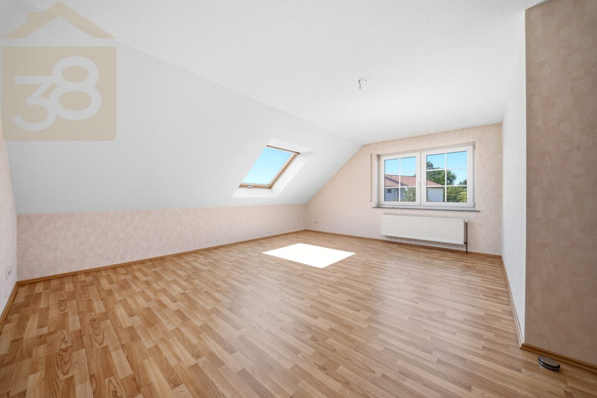 Wohnzimmer (2) OG
