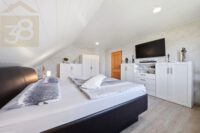 Schlafzimmer (2)