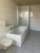 Badezimmer - Renovierte 3 Zimmerwohnung im Zentrum von Fallersleben. Meine Wohnung = Mein Makler!