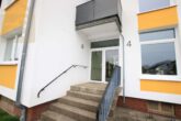 Hauseingang - Sanierte 2-Zimmer-Wohnung mit Balkon in attraktiver Wohnlage von Wolfsburg!