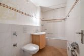 Badezimmer - 4-Zimmerwohnung am Schillerteich mit Loggia! Meine Wohnung = Mein Partner!