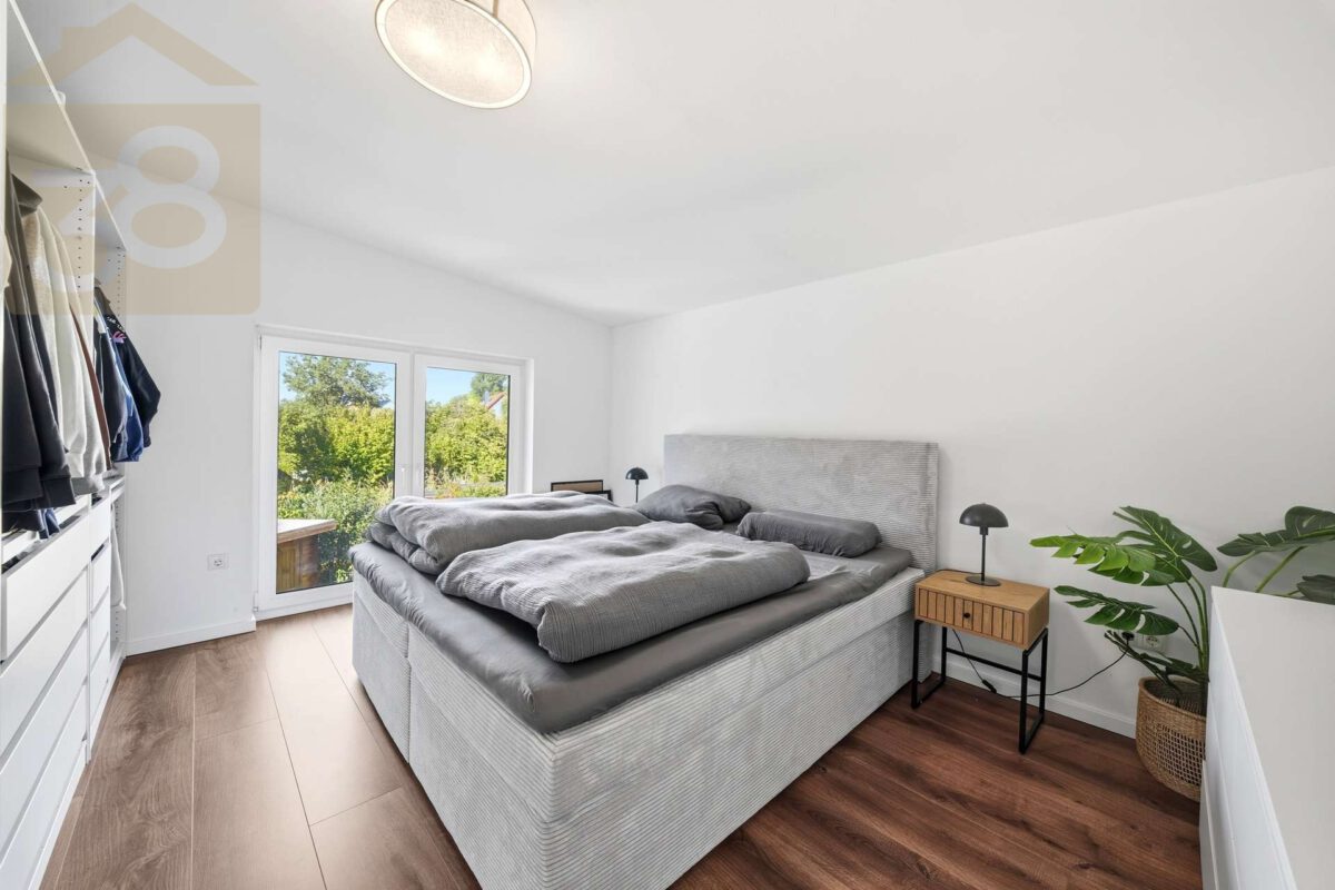 Schlafzimmer DG