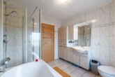 Badezimmer OG - Geräumige Doppelhaushälfte am Hageberg – Wolfsburg! Mein Haus = Mein Makler!