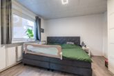 Schlafzimmer EG - Renovierungsbedüftiges Zweifamilienhaus in Weyhausen! Mein Haus = Mein Partner!