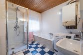 Badezimmer - Gepflegtes Einfamilienhaus mit Garage & Garten in Woltwiesche! Meine Immobilie=Mein Makler!