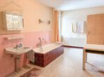 Badezimmer OG - Einfamilienhaus mit alter Stallung und großem Grundstück!