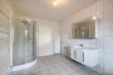 Badezimmer - Großzügiges Zweifamilienhaus in Ahnebeck! Mein Haus = Mein Partner!