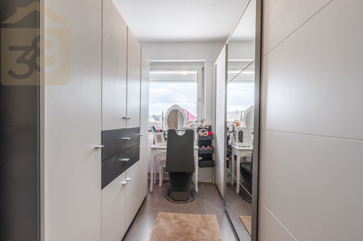 Ankleidezimmer OG