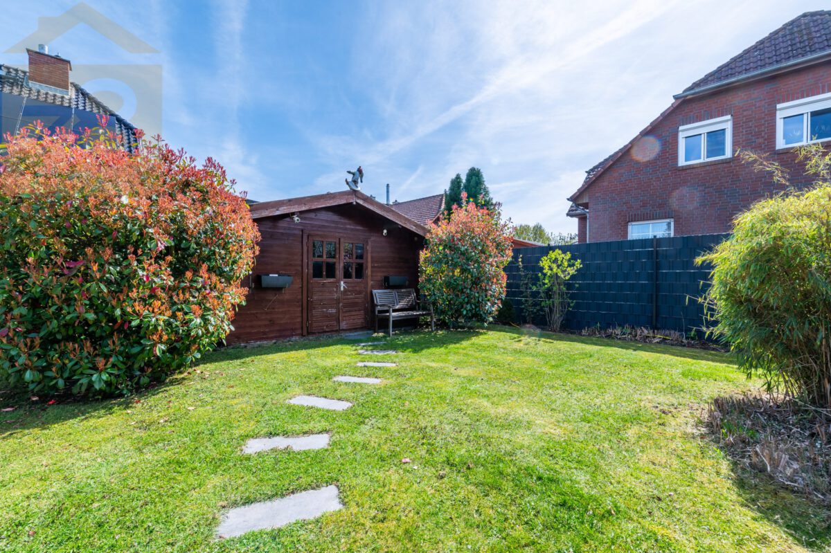 Garten mit Gartenhaus