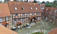 Innenhof - 14 vermietete Wohneinheiten bei Bad Helmstedt als Kapitalanlage! Mein Haus = Mein Makler!