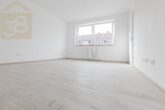 Wohn-/Schlafzimmer Wohnung 2. OG - Wohn- und Geschäftshaus mit 6 Wohneinheiten + Gewerbe in Citylage! Meine Immobilie=mein Makler!